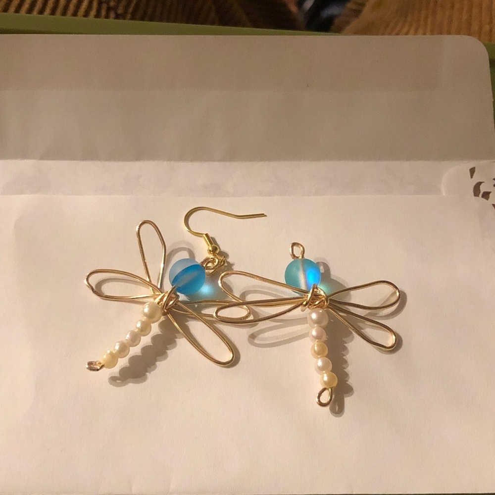 Dragonfly earrings!! - Picture 2 of 3